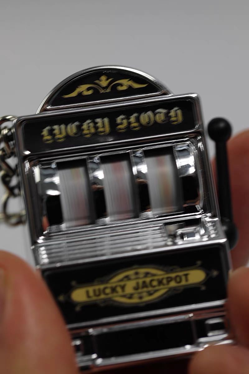 Creative stress-relieving fruit machine ( keychain )